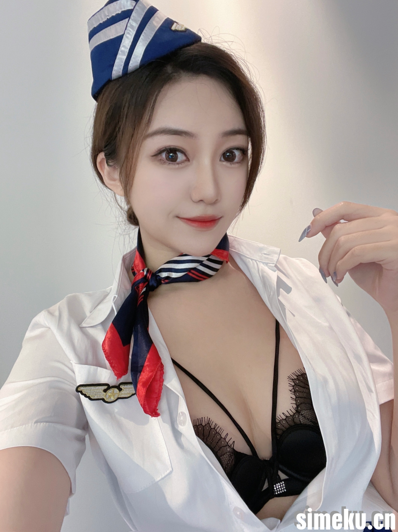 simeku20220428_2122_穿什么制服才能制服你的心啊？❤❤❤_1.png